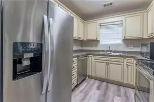 1101 Old Saybrook Ct, Stone Mountain, GA 30083 - Photo 8