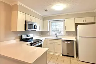 1505 Yorktown Dr, Lawrenceville, GA 30043 - Photo 6