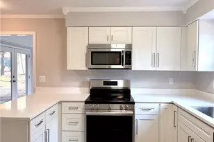 1505 Yorktown Dr, Lawrenceville, GA 30043 - Photo 8