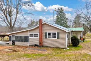 1707 Buena Vista Dr, Toccoa, GA 30577 - Photo 4