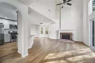 138 Stoneforest Dr, Woodstock, GA 30189 - Photo 2