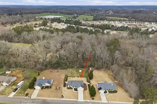 228 Falling Leaf Ln, Winder, GA 30680 - Photo 2