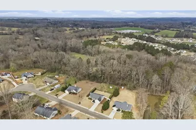 228 Falling Leaf Lane, Winder, GA 30680 - Photo 4