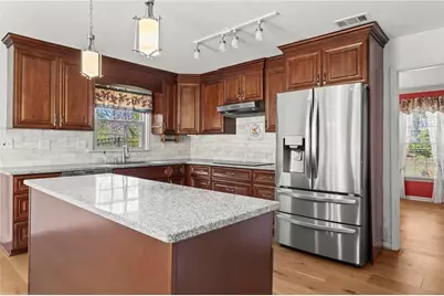 146 Lakeside Drive NW, Kennesaw, GA 30144 - Photo 8