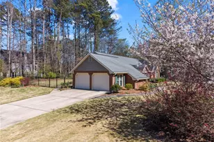 146 Lakeside Dr NW, Kennesaw, GA 30144 - Photo 2