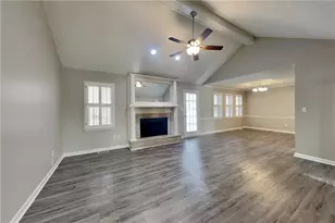 629 Driftwood Dr, Woodstock, GA 30189 - Photo 2