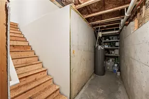 1921 Paxton Ridge Ct, Lilburn, GA 30047 - Photo 40