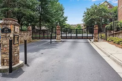 2856 Overlook Trace NE, Atlanta, GA 30324 - Photo 2