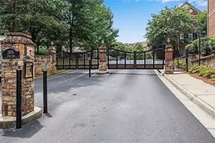 2856 Overlook Trace NE, Atlanta, GA 30324 - Photo 2