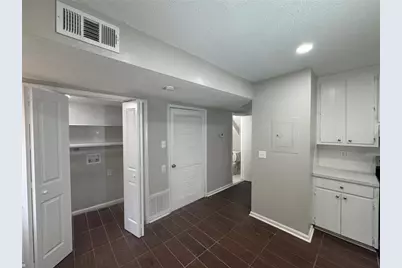 385 Holly Ridge Drive #5, Lilburn, GA 30047 - Photo 4