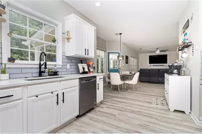 1611 Hillside Bend Crossing, Lawrenceville, GA 30043 - Photo 16