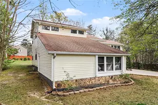 1920 Oakleaf Ln, Lithia Springs, GA 30122 - Photo 4