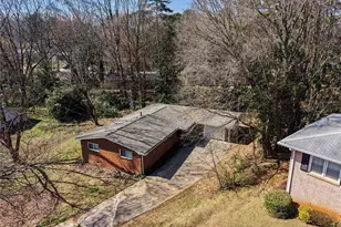 3932 Jane Marie Ln, Decatur, GA 30035 - Photo 2