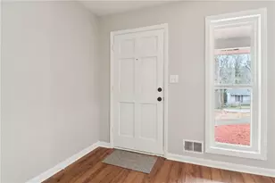 152 Club Cir, Stockbridge, GA 30281 - Photo 4