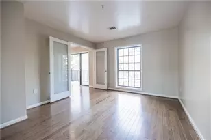 28207 Plantation Dr NE, Atlanta, GA 30324 - Photo 18