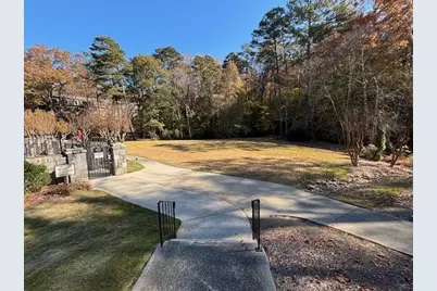 28207 Plantation Drive NE, Atlanta, GA 30324 - Photo 32