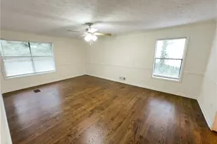 124 Creekview Dr, Woodstock, GA 30188 - Photo 8