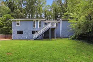 124 Creekview Dr, Woodstock, GA 30188 - Photo 1