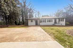 1325 Hidden Circle Dr, Sugar Hill, GA 30518 - Photo 1