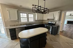 2881 Wynford Dr S W, Marietta, GA 30064 - Photo 2