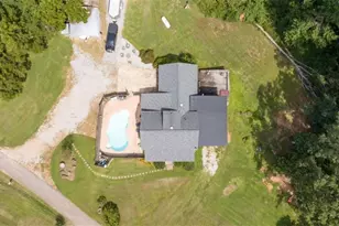 131 Caudell Dr, Lula, GA 30554 - Photo 2