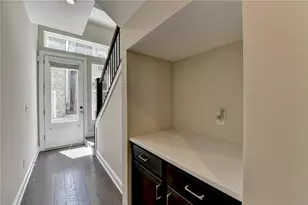 595 Broadview Pl NE, Atlanta, GA 30324 - Photo 8