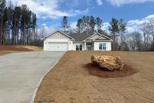 939 Eagle Hts Dr, Maysville, GA 30558 - Photo 2