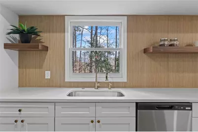 2881 Glenhaven Court SW, Conyers, GA 30094 - Photo 10