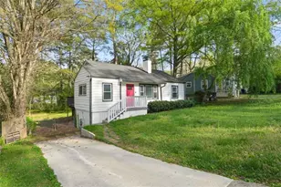 2132 Penrose Dr, East Point, GA 30344 - Photo 6