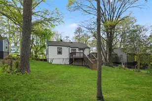 2132 Penrose Dr, East Point, GA 30344 - Photo 34