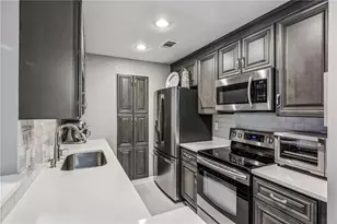 28206 Plantation Dr NE, Atlanta, GA 30324 - Photo 12