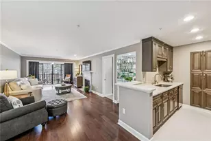 28206 Plantation Dr NE, Atlanta, GA 30324 - Photo 4