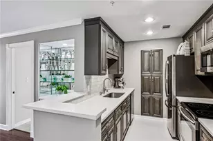 28206 Plantation Dr NE, Atlanta, GA 30324 - Photo 10