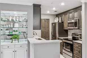 28206 Plantation Dr NE, Atlanta, GA 30324 - Photo 10