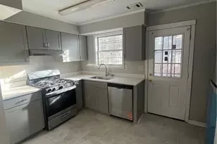 404 Prince of Wales, Stone Mountain, GA 30083 - Photo 4