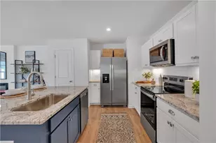 109 Village Green Dr, Adairsville, GA 30103 - Photo 6