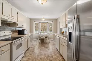 25 S Oaks Dr SE, Cartersville, GA 30121 - Photo 4