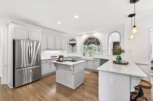 6040 Tangletree Dr, Roswell, GA 30075 - Photo 14