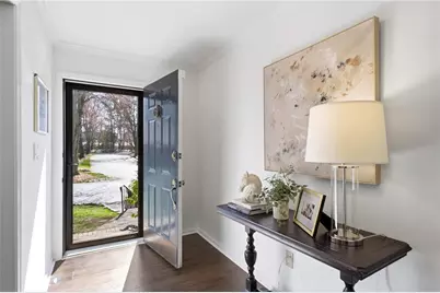 275 The South Chace, Atlanta, GA 30328 - Photo 4