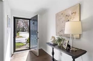 275 The South Chace, Atlanta, GA 30328 - Photo 4