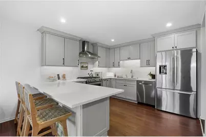 275 The South Chace, Atlanta, GA 30328 - Photo 12