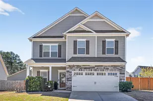 321 Eagles Blf Wy, Hoschton, GA 30548 - Photo 2