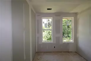 642 Memphis Dr, Scottdale, GA 30079 - Photo 10