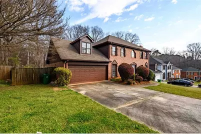 6420 Phillips Place, Lithonia, GA 30058 - Photo 2