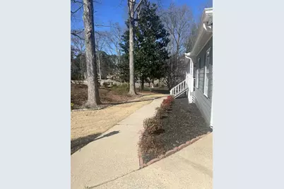 2070 Rockdale Circle, Snellville, GA 30078 - Photo 8