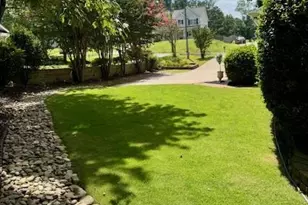 2070 Rockdale Cir, Snellville, GA 30078 - Photo 8