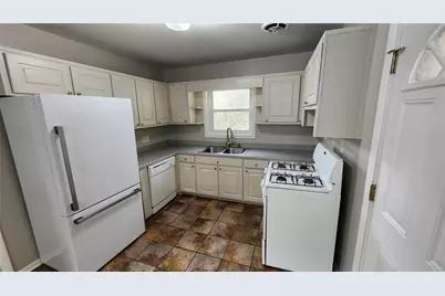 652 Forest Ridge Drive SE, Marietta, GA 30067 - Photo 2