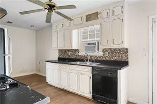 253 Deerfield Dr, Jonesboro, GA 30238 - Photo 6