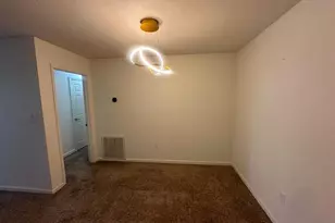 24216 Plantation Dr, Atlanta, GA 30324 - Photo 8