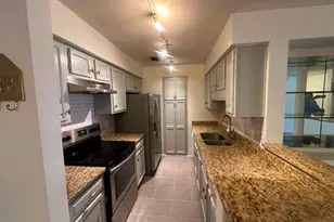 24216 Plantation Dr, Atlanta, GA 30324 - Photo 10